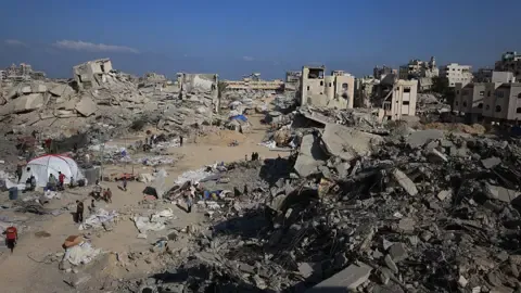 Israeli Tanks Advance into Major Gaza City Civilian District