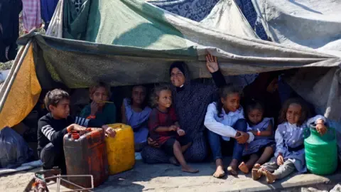 Devastating Situation across the Gaza Strip while Israeli Tanks Advance