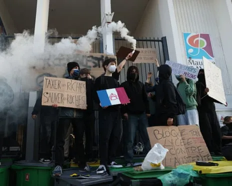 New French PM Faces Intense Scrutiny as Nationwide Strikes Disrupt Education and Transport