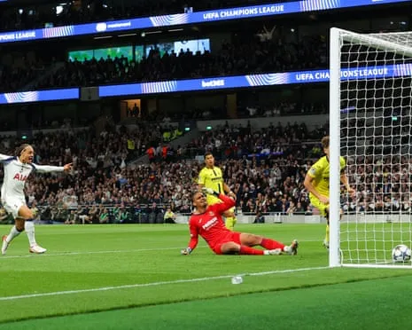 Goalkeeper Luiz's Costly Mistake Delivers Spurs First Triumph